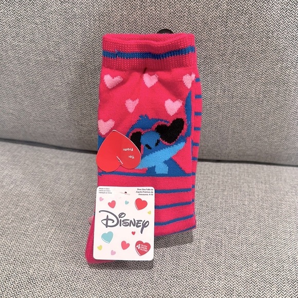 STITCH HEART MEDIUM DISNEY SOCKS - Picture 1 of 4